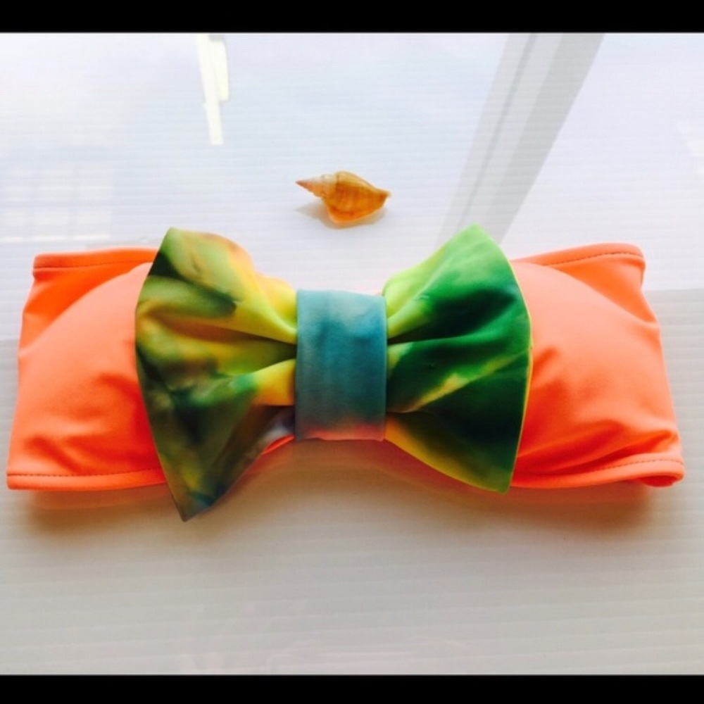 Sold Lolli tie dye bow top sz small